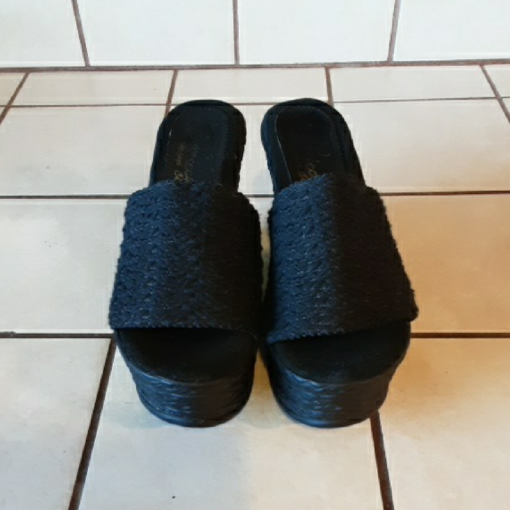 Women's Black Woven Slide Sandals